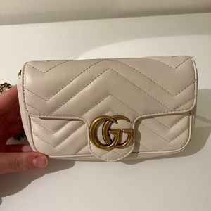Gucci GG Marmont Super Mini Shoulder Bag